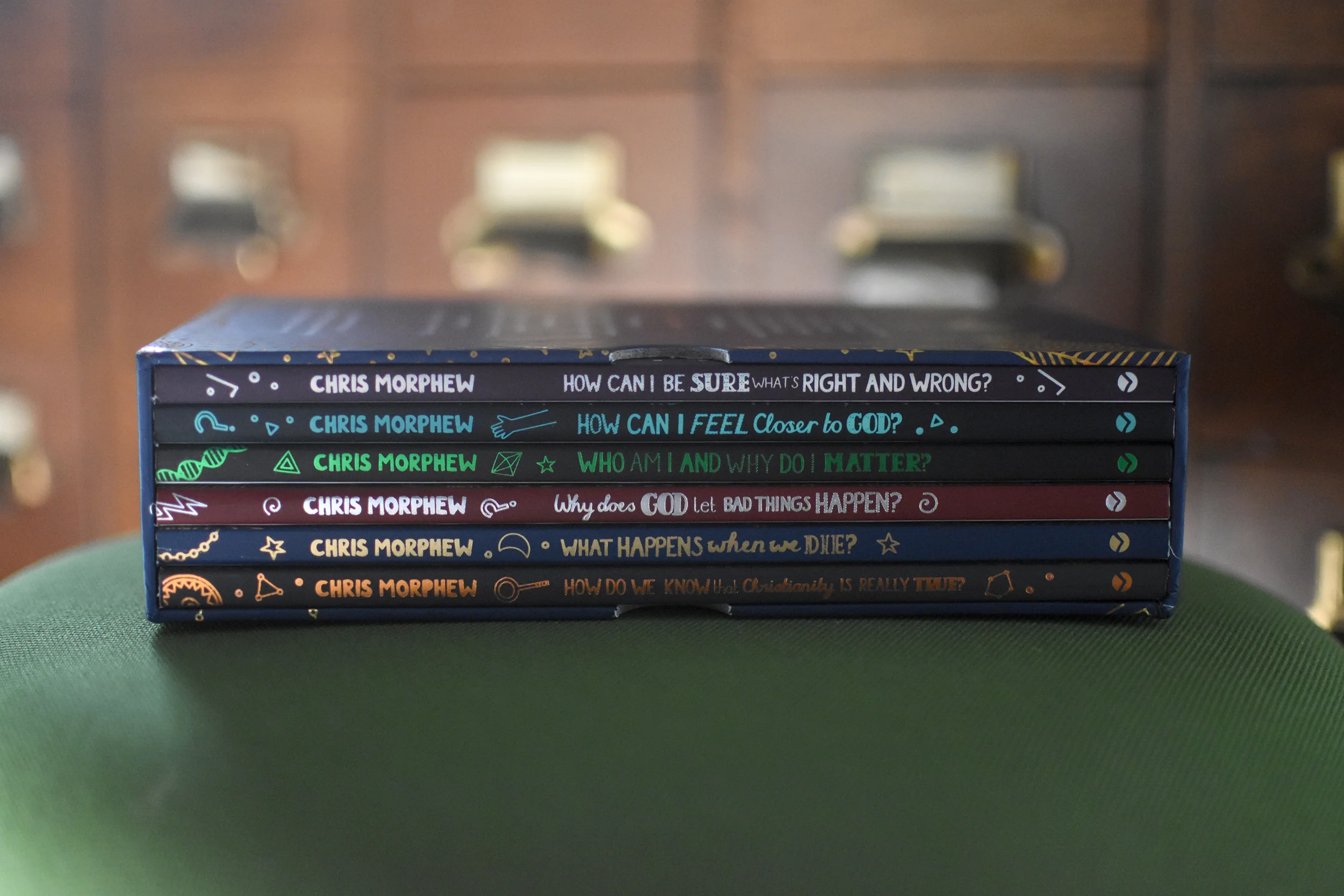Big Questions Complete Collection: 6-Book Boxed Set (Big Questions) - Image 3