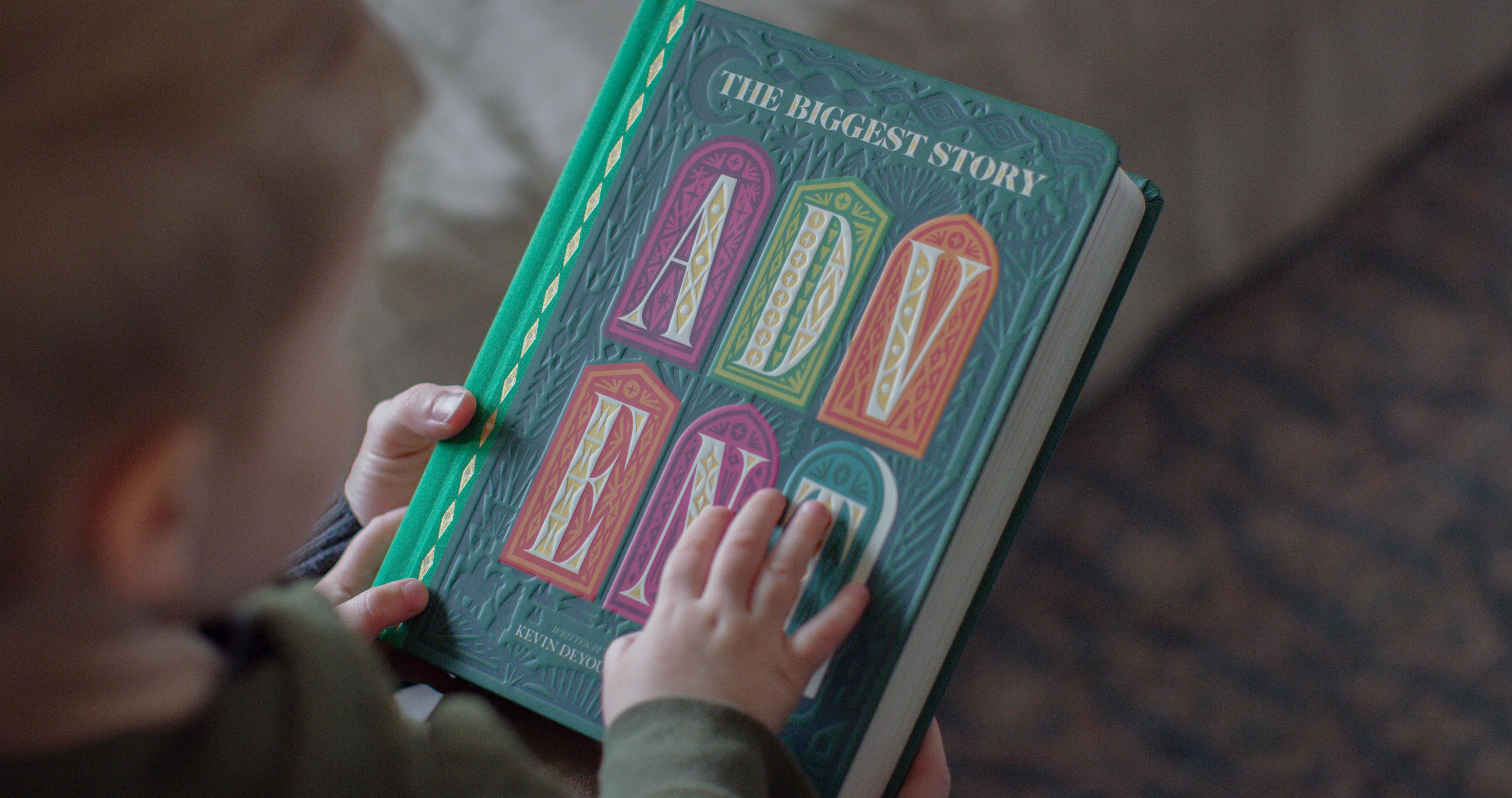 The Biggest Story Advent: 25 Lift-The-Flap Devotions for Families - Image 9