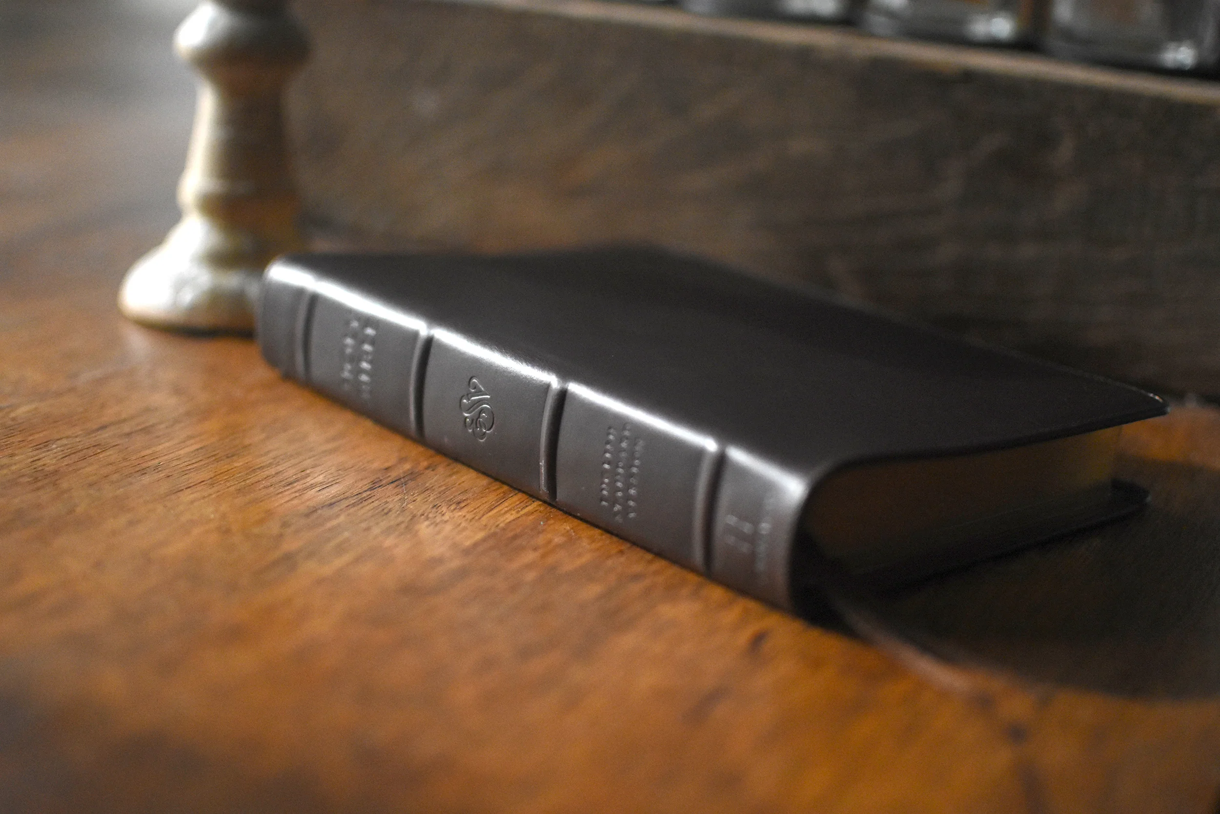 ESV Heirloom Bible, Omega Edition (Wellington Leather, Brown) - Image 4