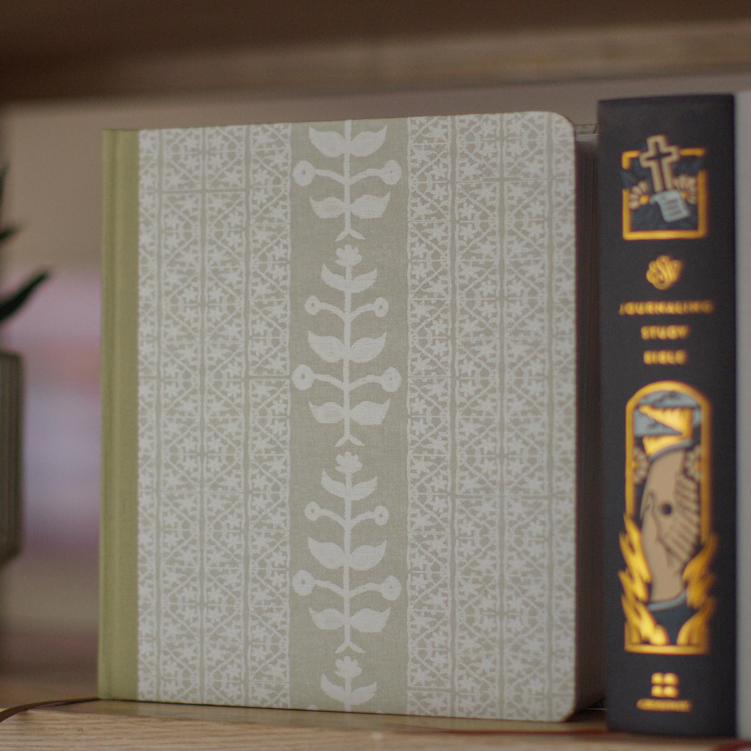 ESV Journaling Study Bible, Artist Series (Cloth Over Board, Lulie Wallace, Isa) - Image 4