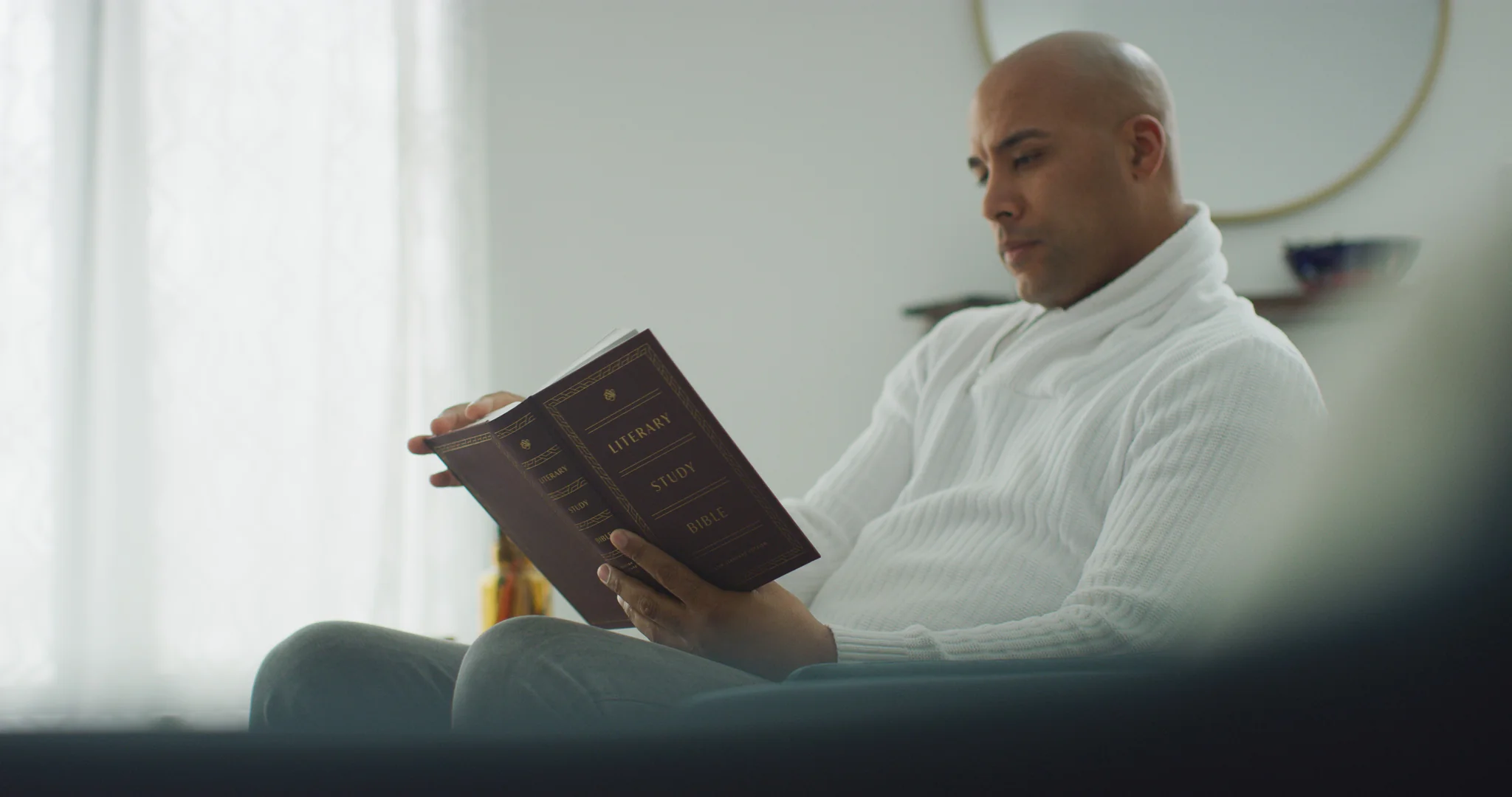 ESV Literary Study Bible (Cloth Over Board) - Image 10