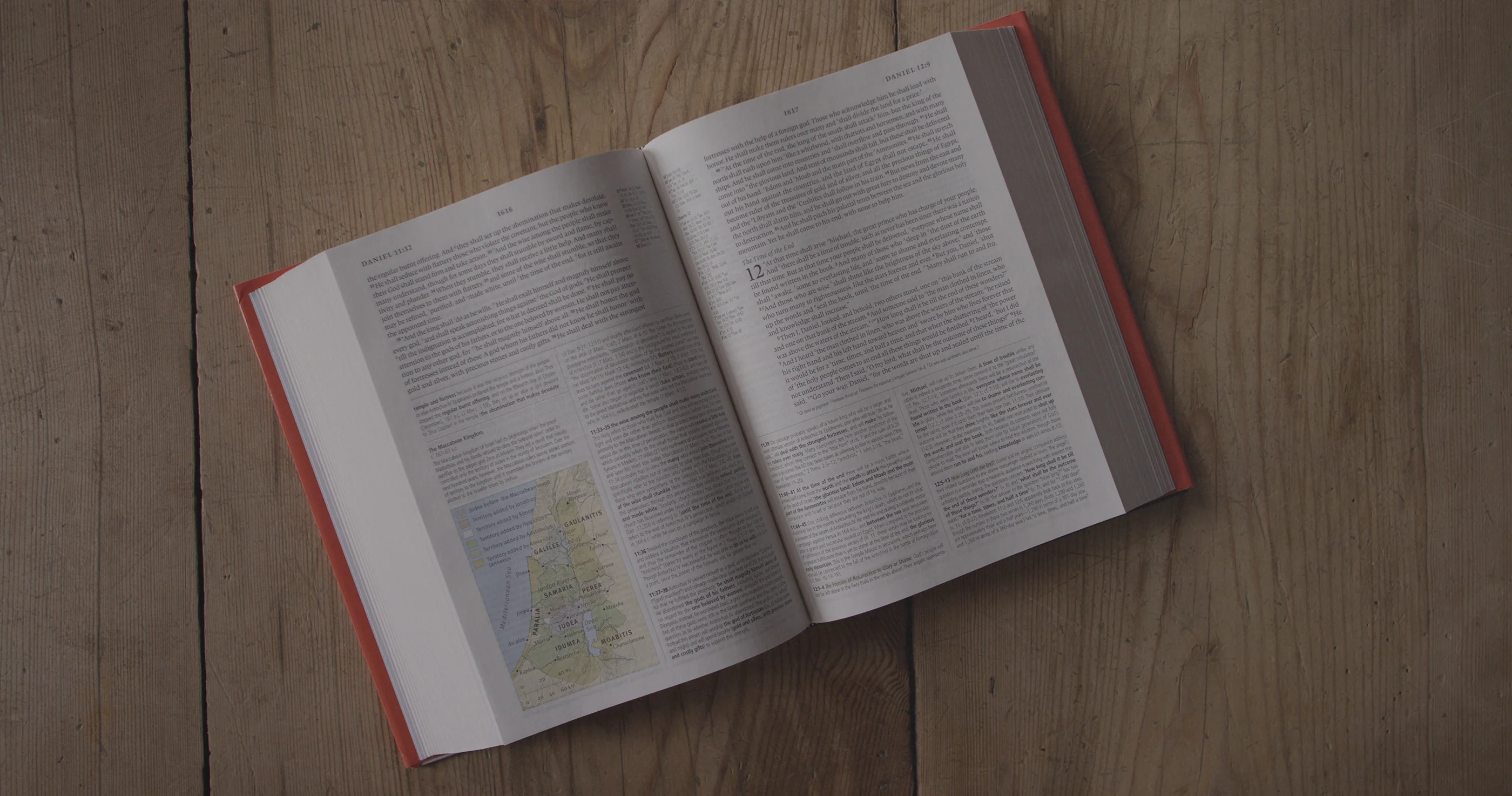 ESV Study Bible (Hardcover) - Image 4