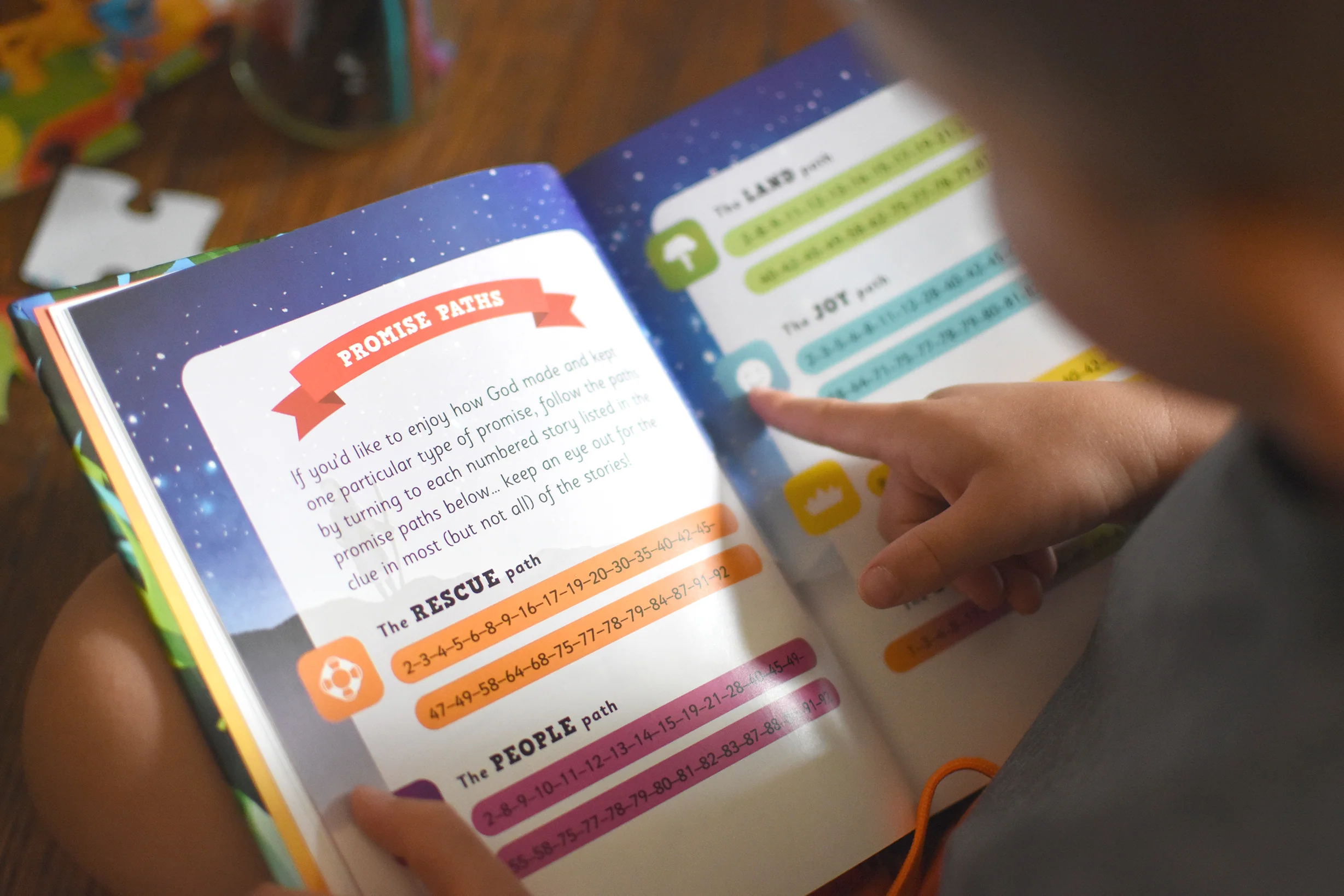 God's Big Promises Bible Storybook - Image 3