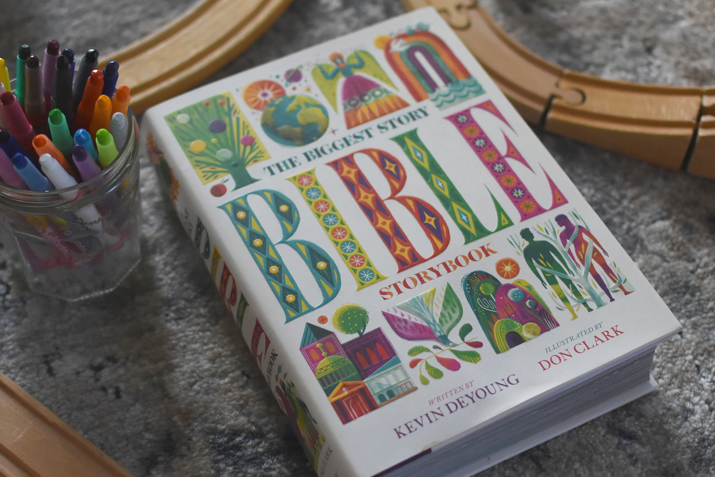 The Biggest Story Bible Storybook - Image 2
