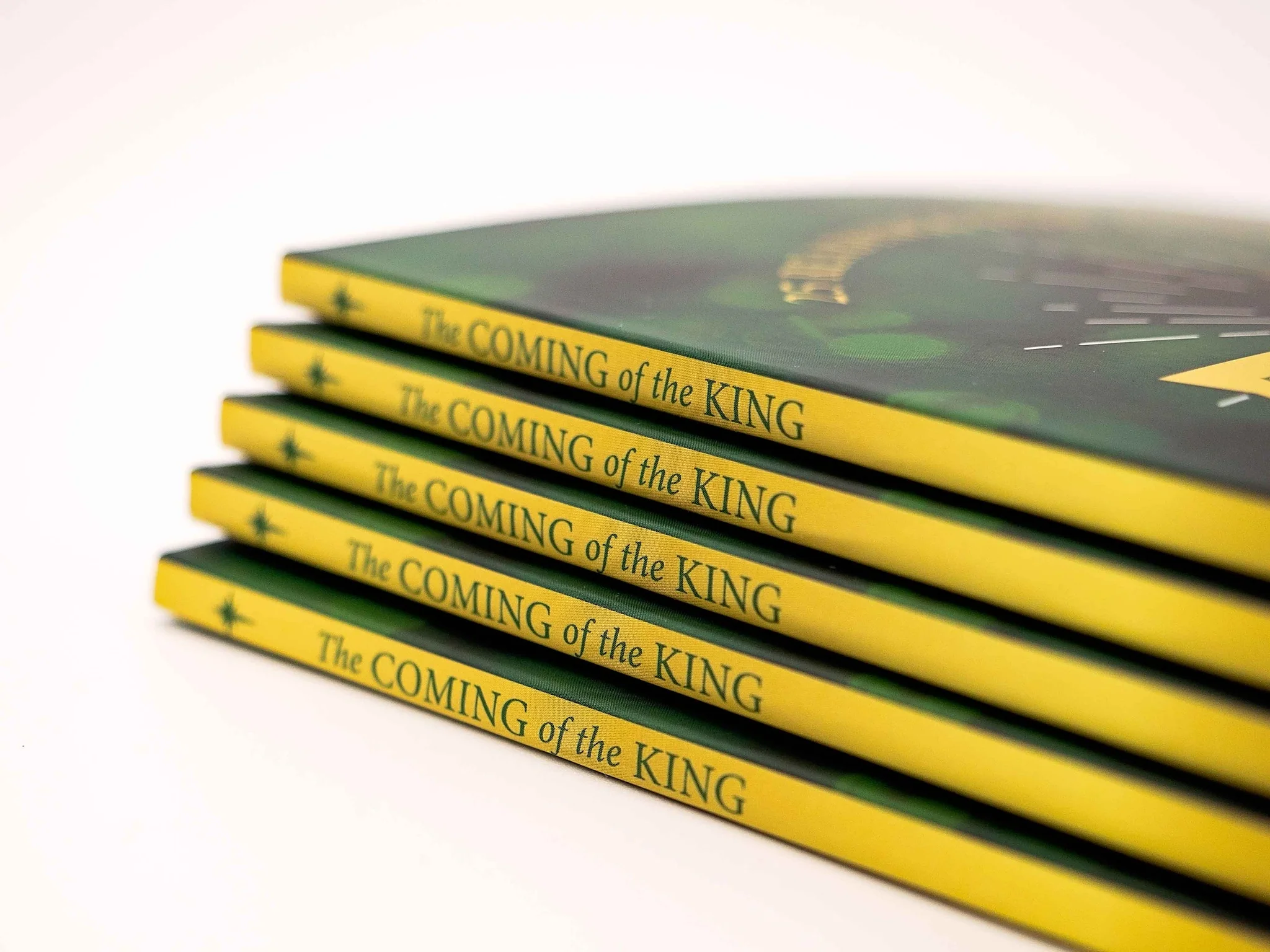 The Coming of the King: 25 Readings for Advent - Image 3
