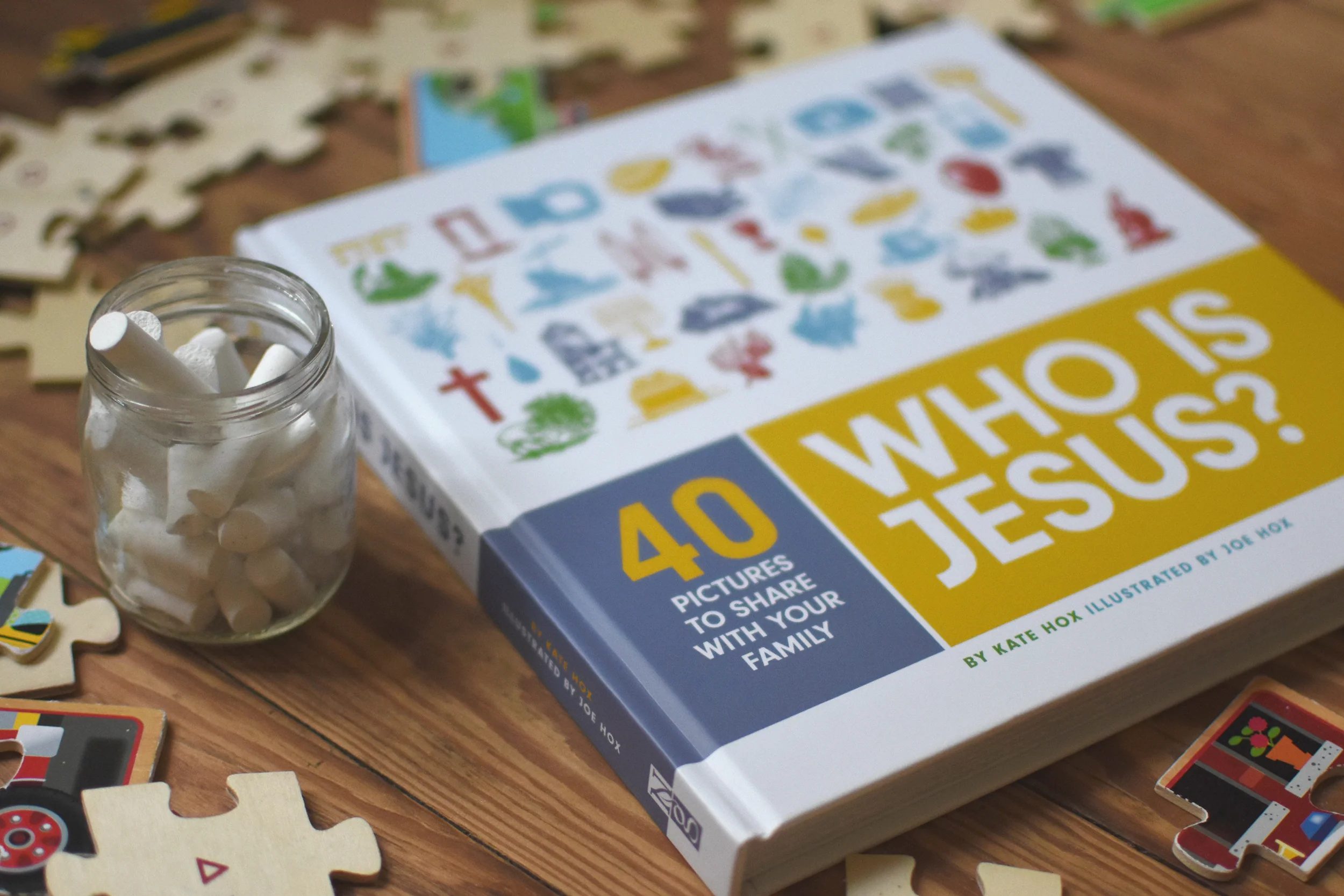 Who Is Jesus?: 40 Pictures to Share with Your Family - Image 2